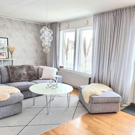 Hus I Lugnt Omrade, 15 Min Fran Oerebro Villa Vintrosa Exterior photo