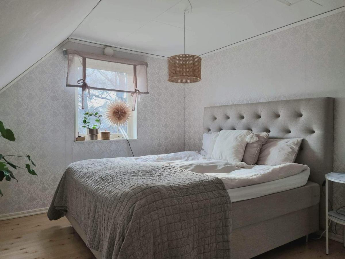 Hus I Lugnt Omrade, 15 Min Fran Oerebro Villa Vintrosa Exterior photo
